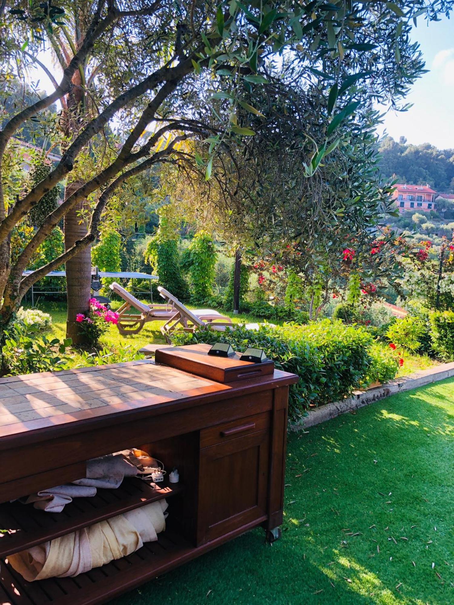 מלון אימפריה Le Jardin Sur Mer Avec Bike Et Mtb Tour מראה חיצוני תמונה